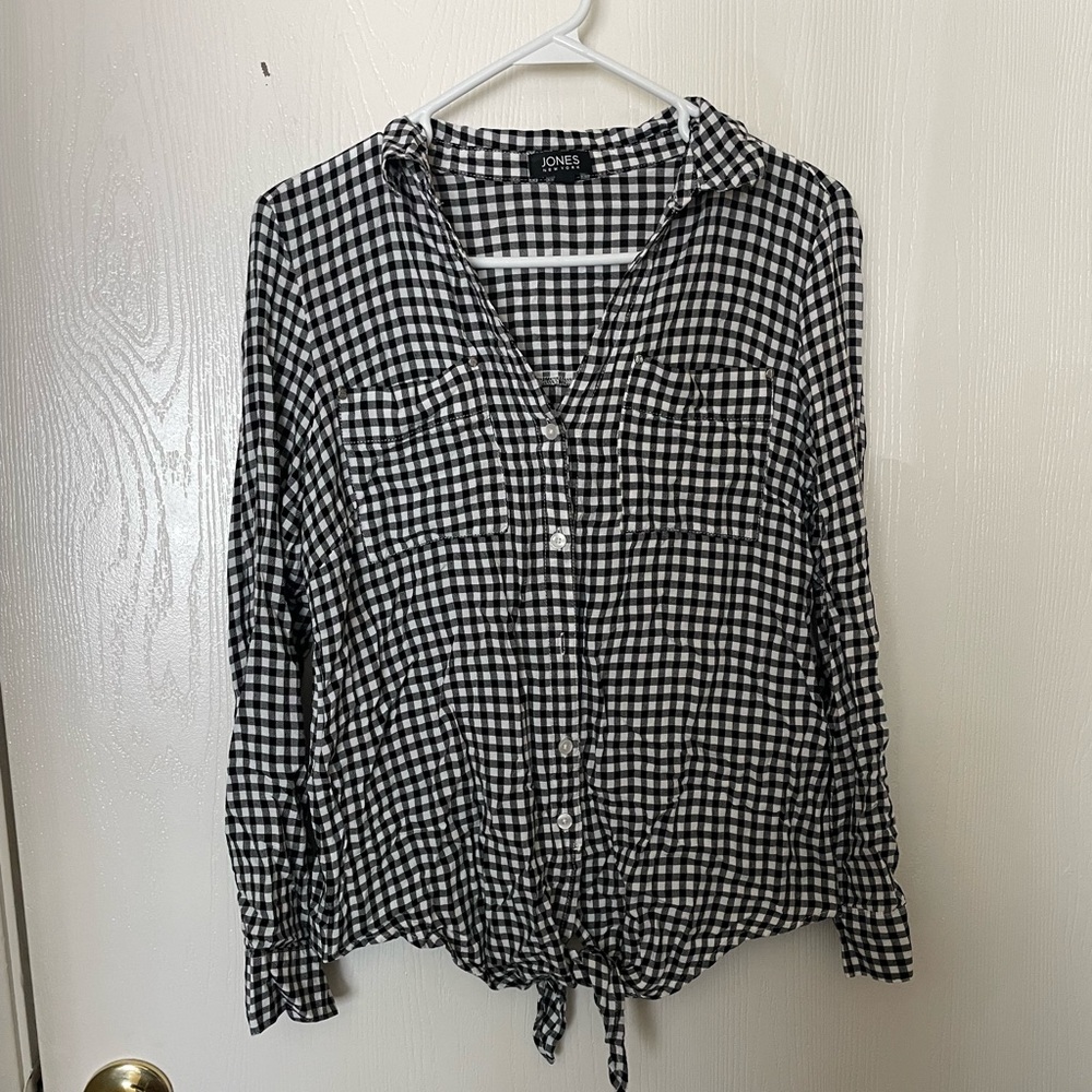 Jones New York || Black & White Checkered Button-Up Shirt